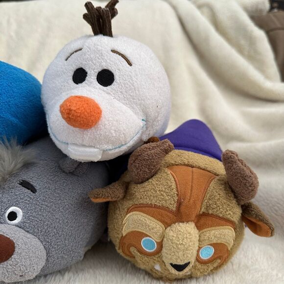 Disney Tsum Tsum Medium Size Lot of 7 Plush 6” Beast Marie Olaf Baloo Dory Dumbo - Picture 4 of 7